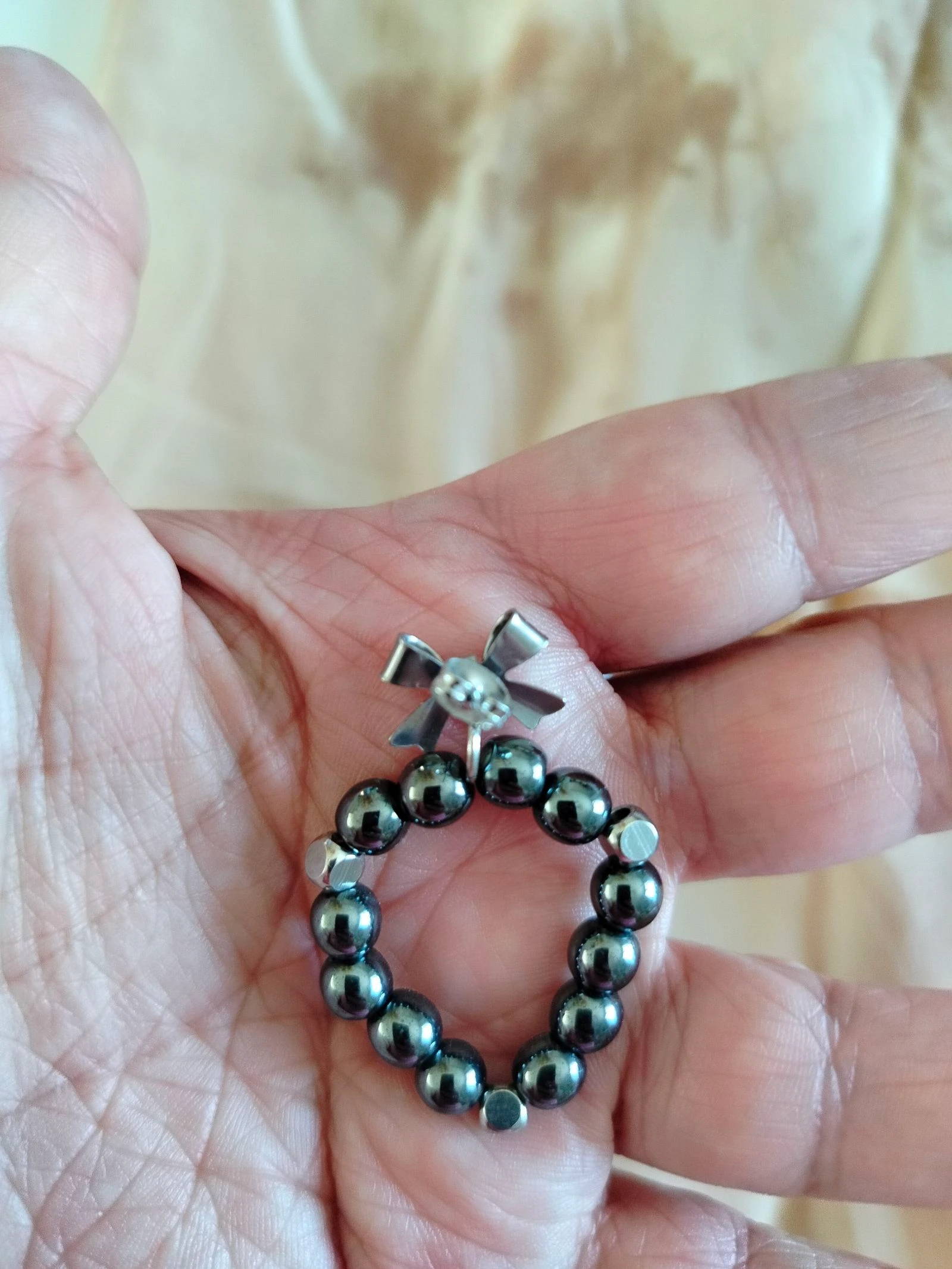 Silver-gray hematite and stainless steel earrings – photo 3